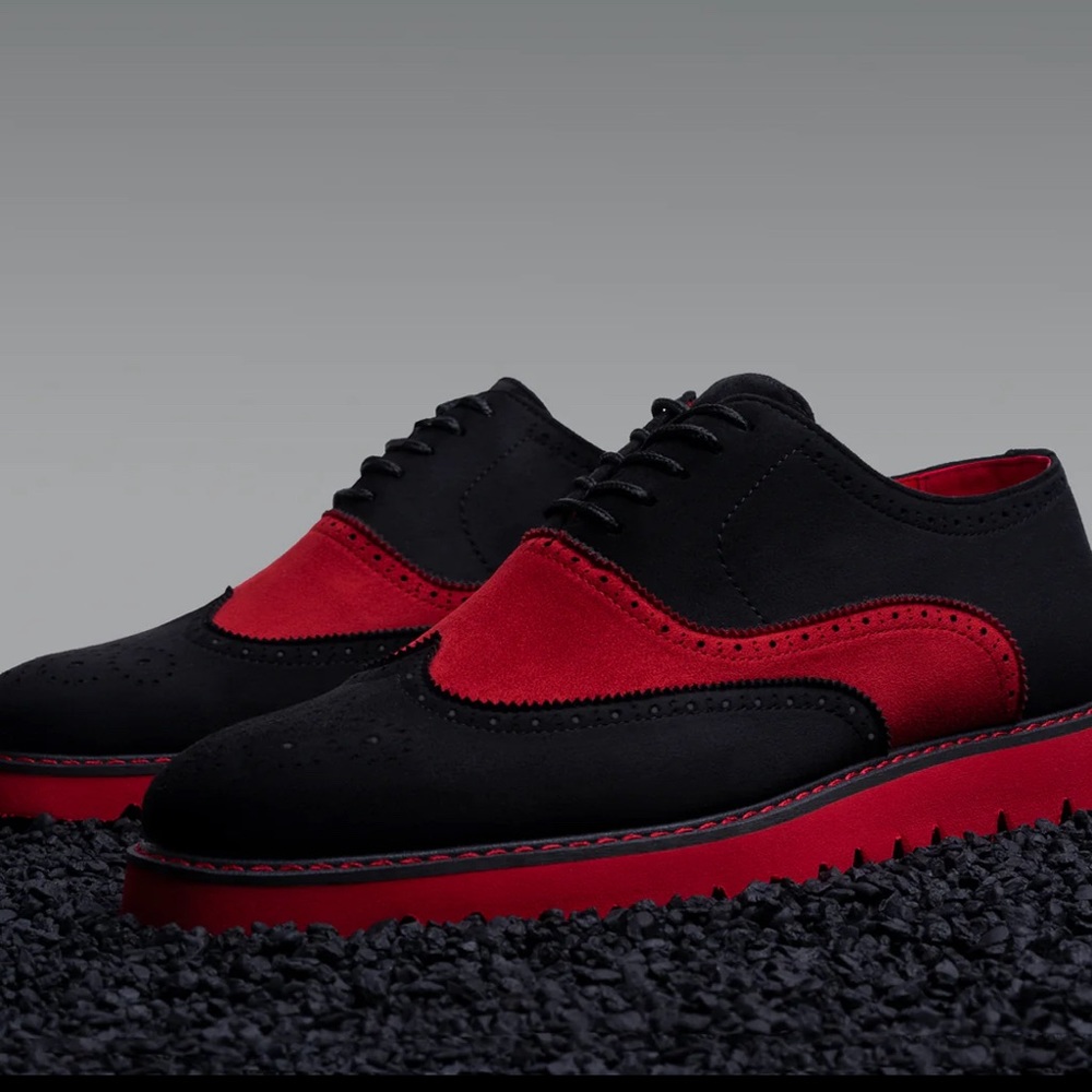 CLASSIC MEN CASUAL WINGTIP OXFORD SNEAKER.